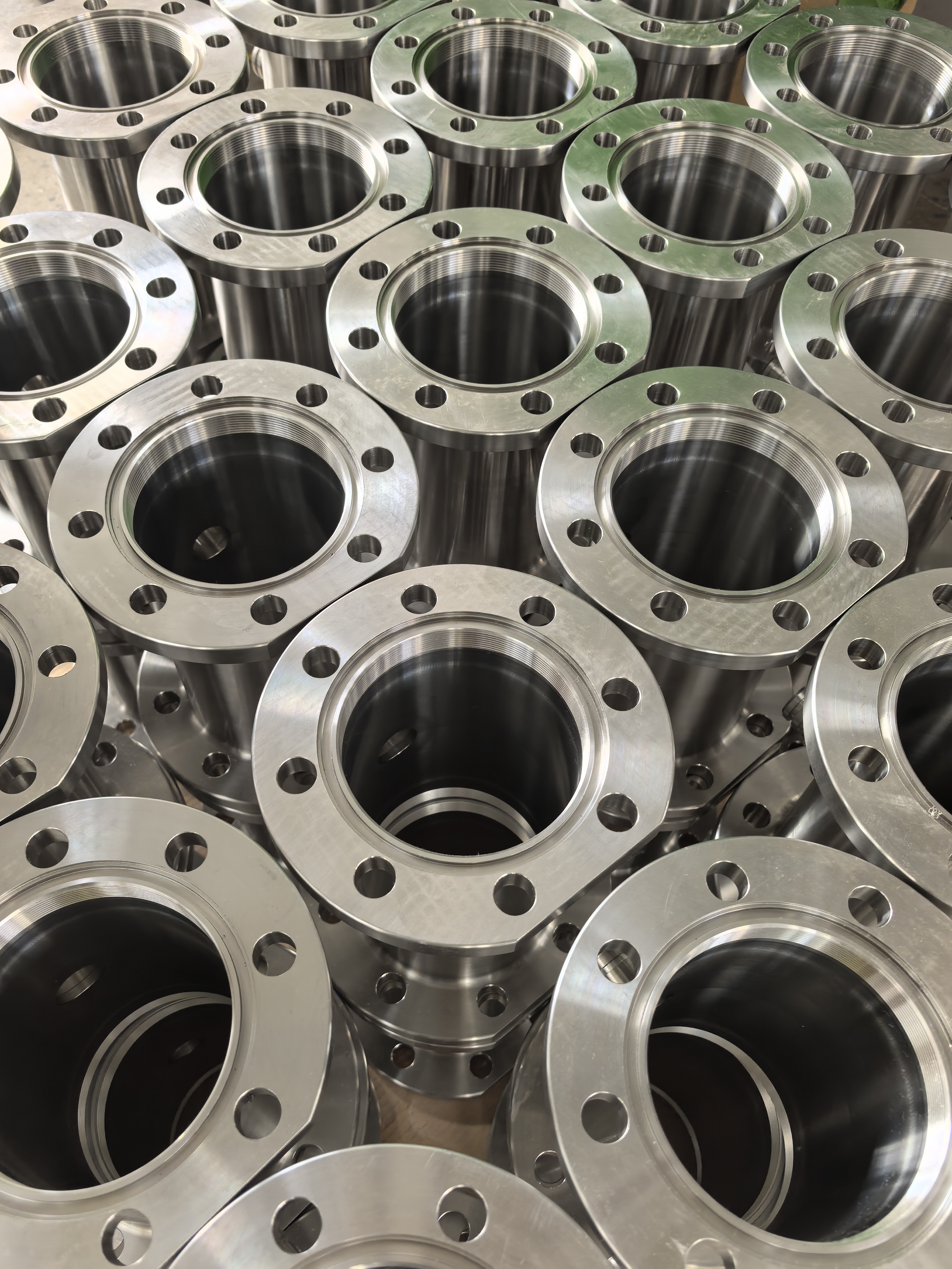 Titanium flanges repugnantiam corrosionis bonam habent et tendunt ad causas metallurgicae referendas