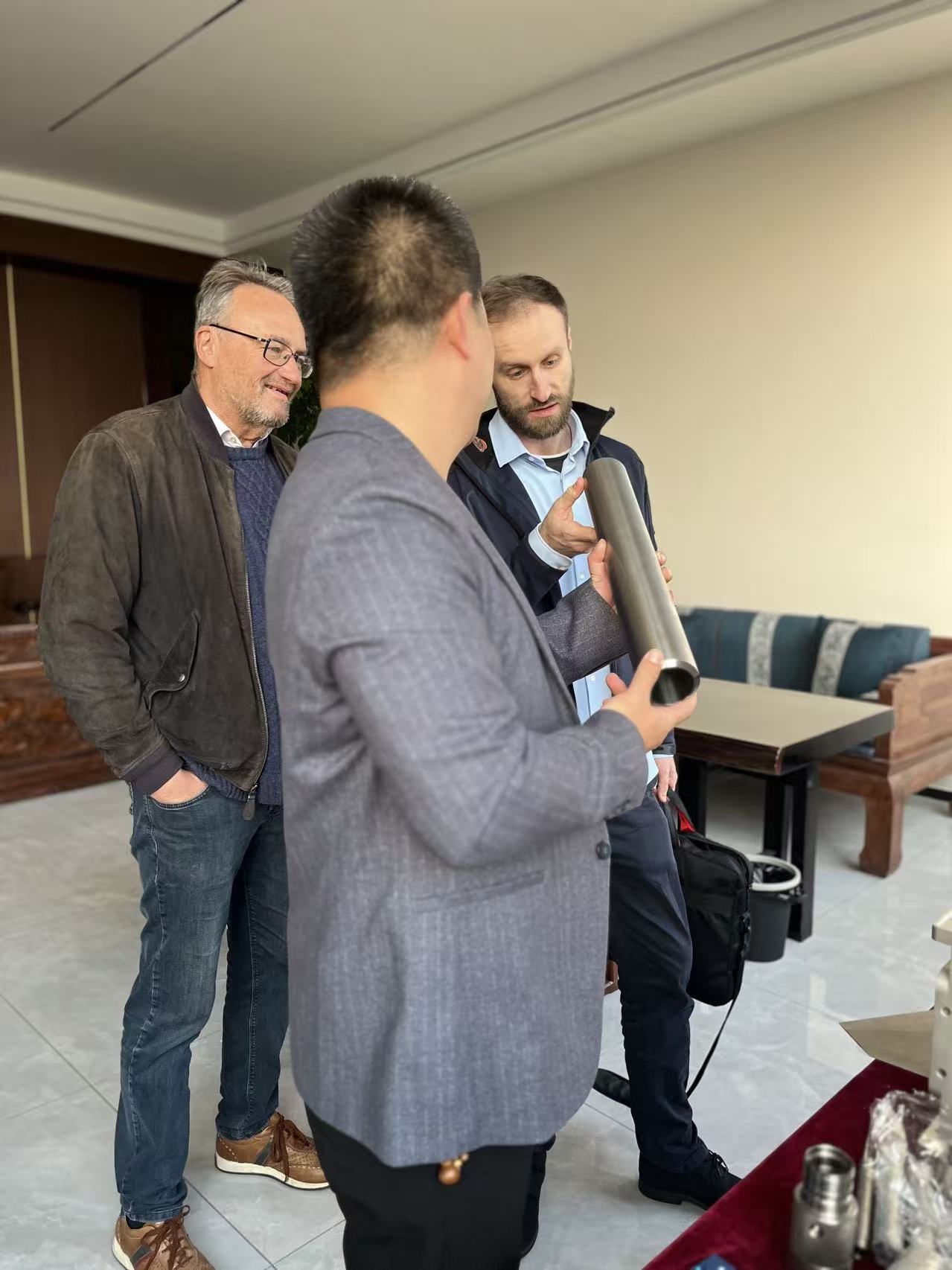 proh! Germani clientes 